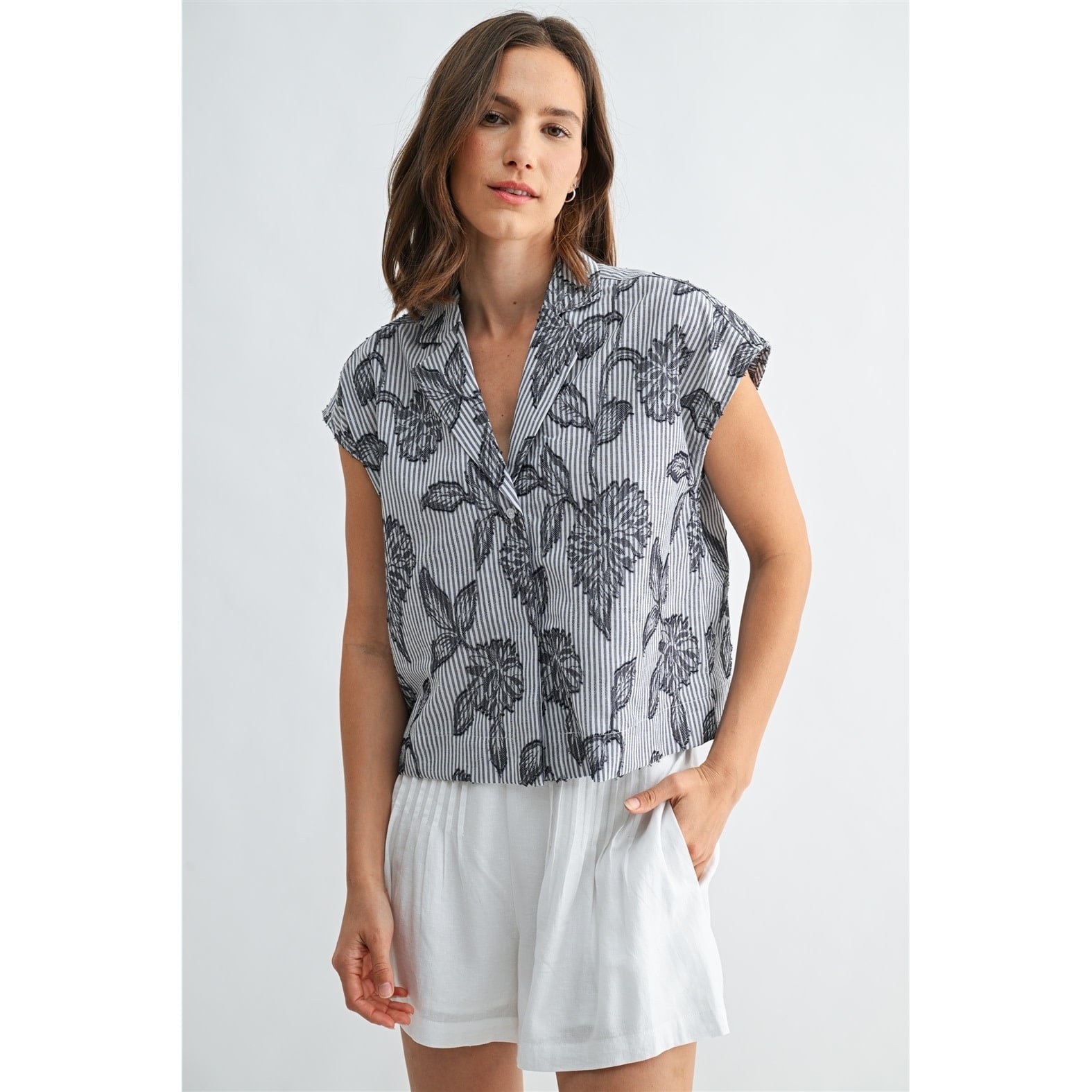 WIDE SHOULDER LAPEL PRINT TOP