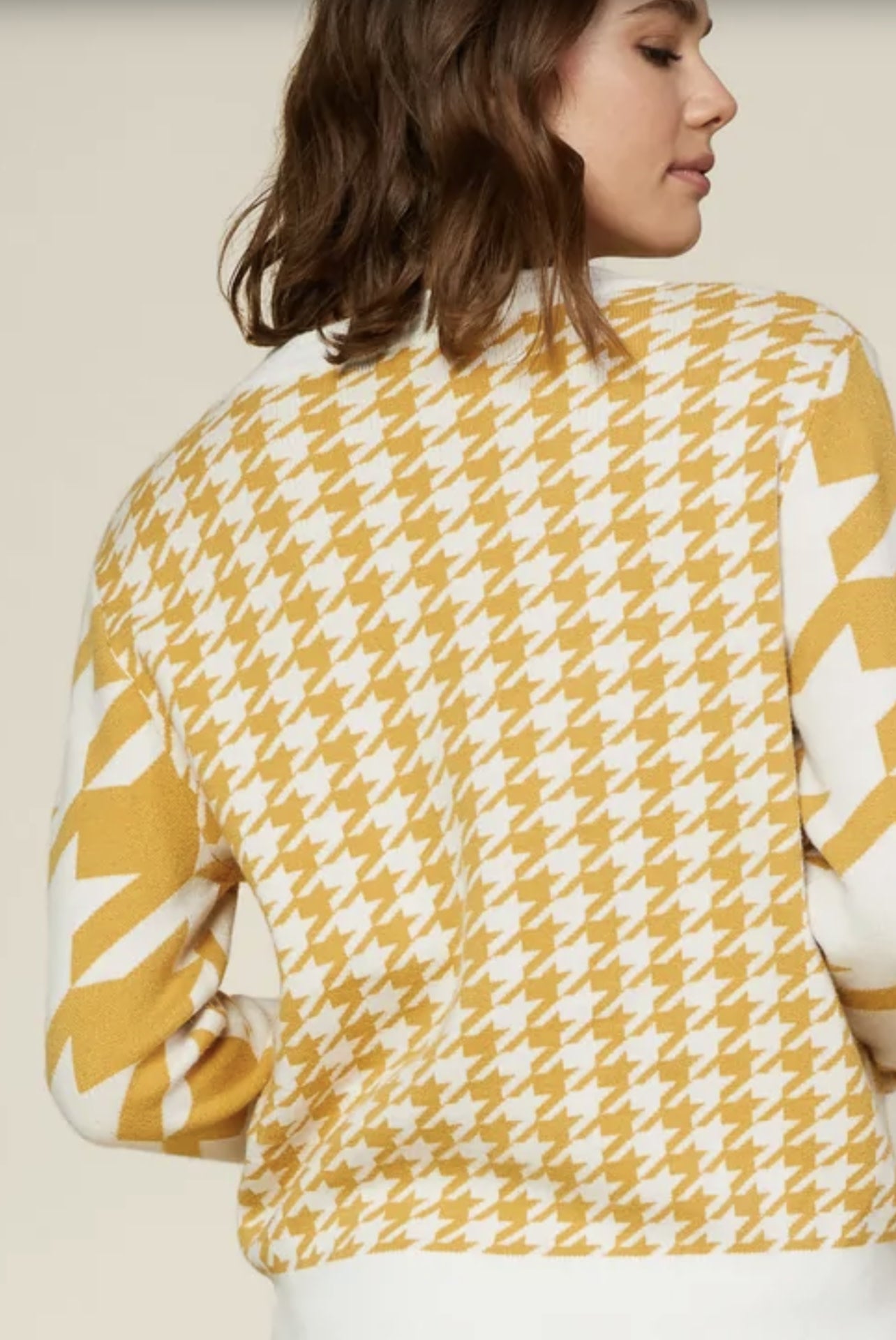 HERRINGBONE CREWNECK SWEATER