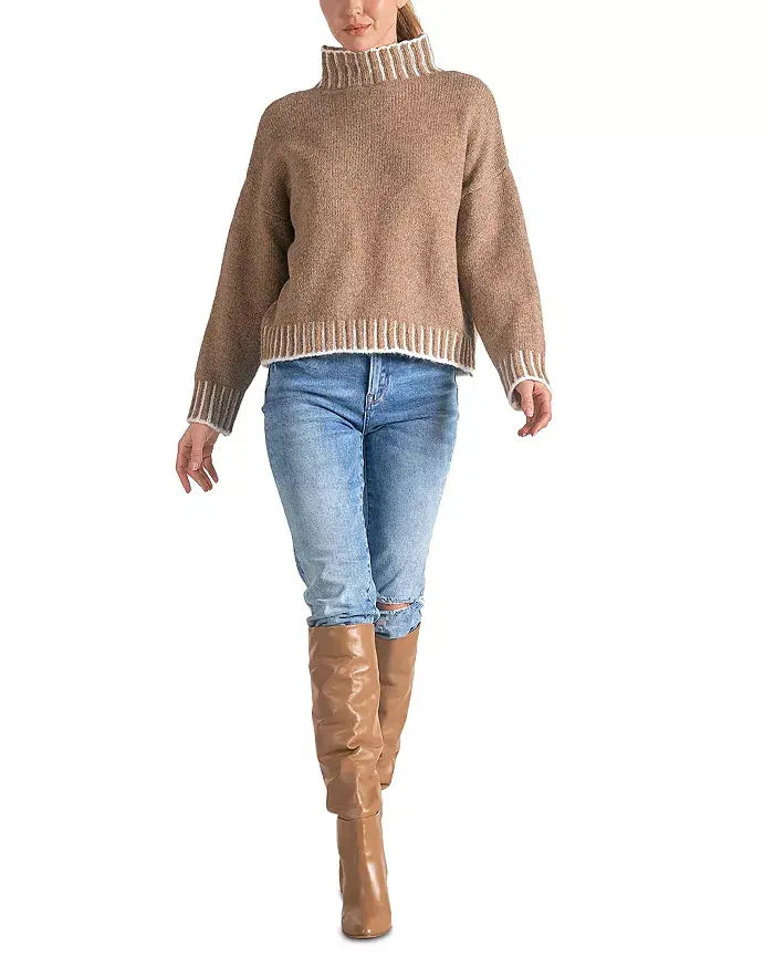 SWEATER W/STITCHING DETAIL