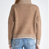 SWEATER W/STITCHING DETAIL