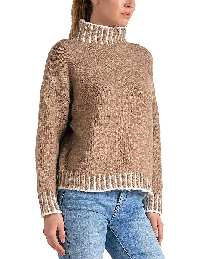 SWEATER W/STITCHING DETAIL