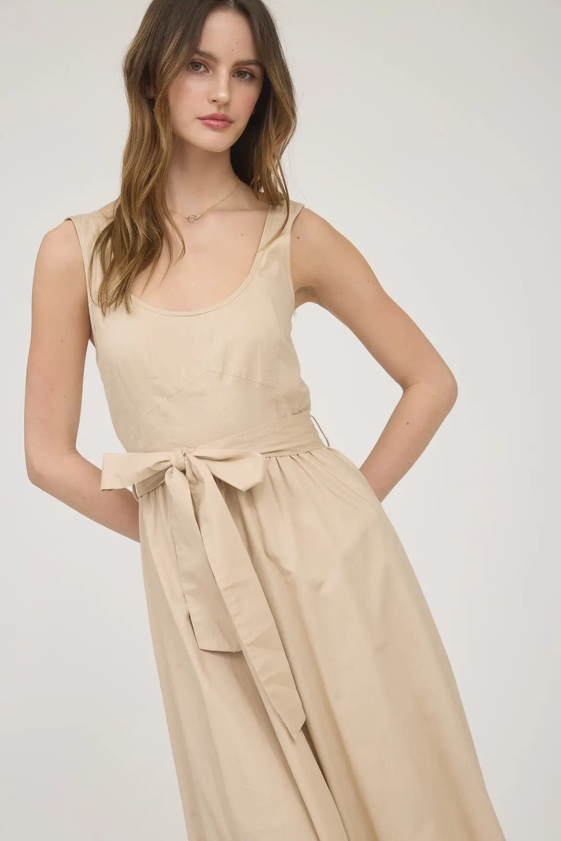 SLVLESS A-LINE MIDI W/ TIE BELT
