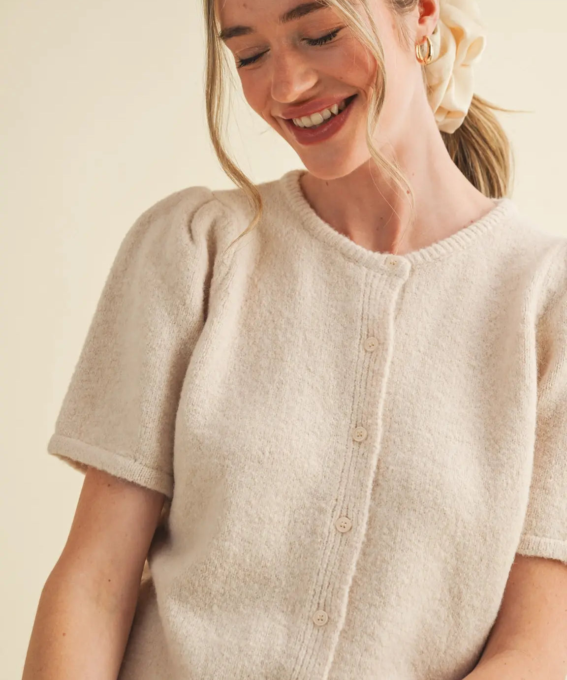 SHORT SLEEVED BUTTON UP SWEATER