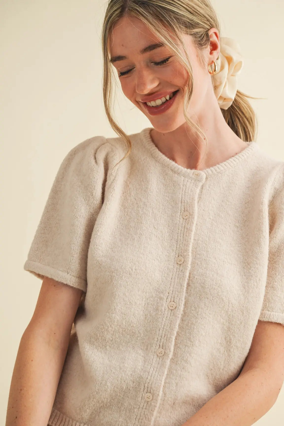 SHORT SLEEVED BUTTON UP SWEATER