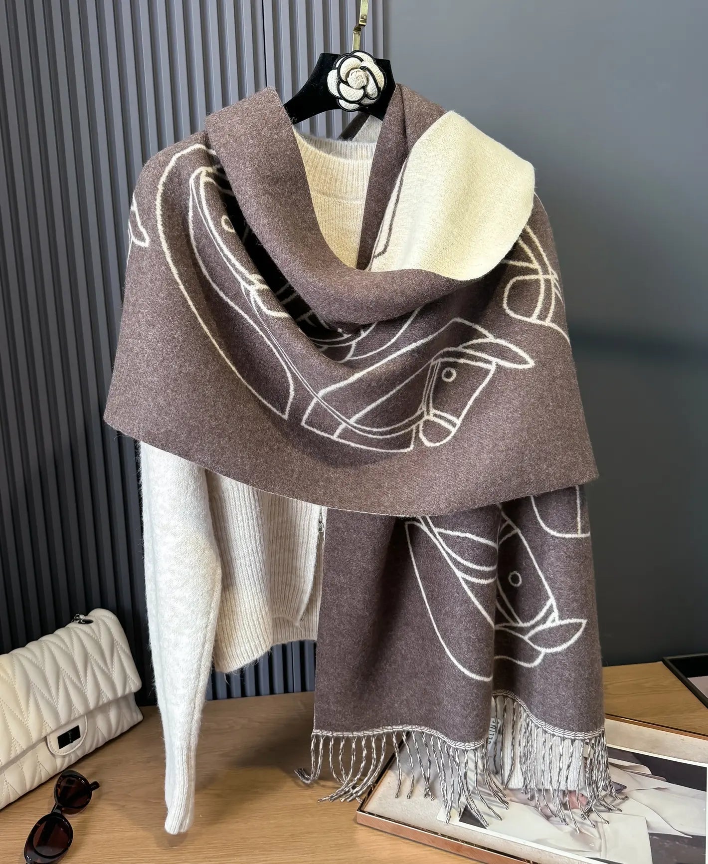 EQUESTRIAN REVERSIBLE WRAP BROWN/CREAM EQUINE