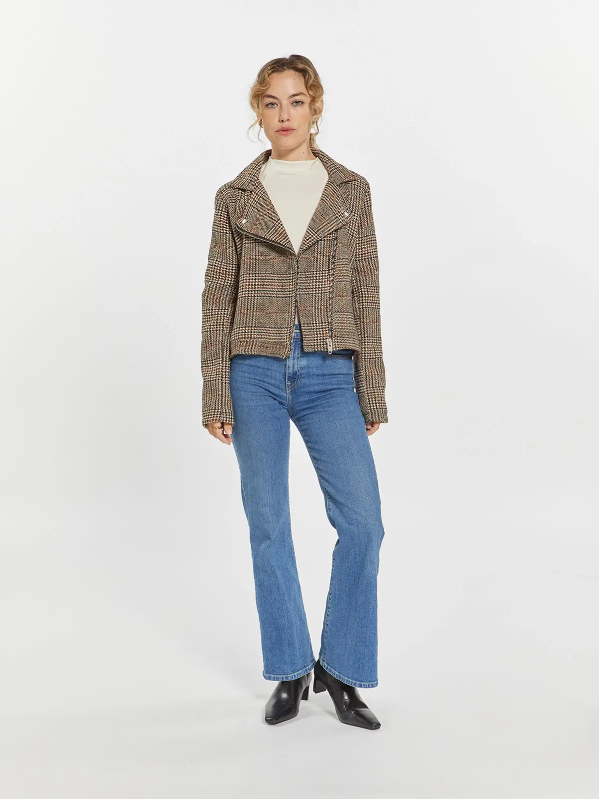 VARDEN ZIP UP JACKET