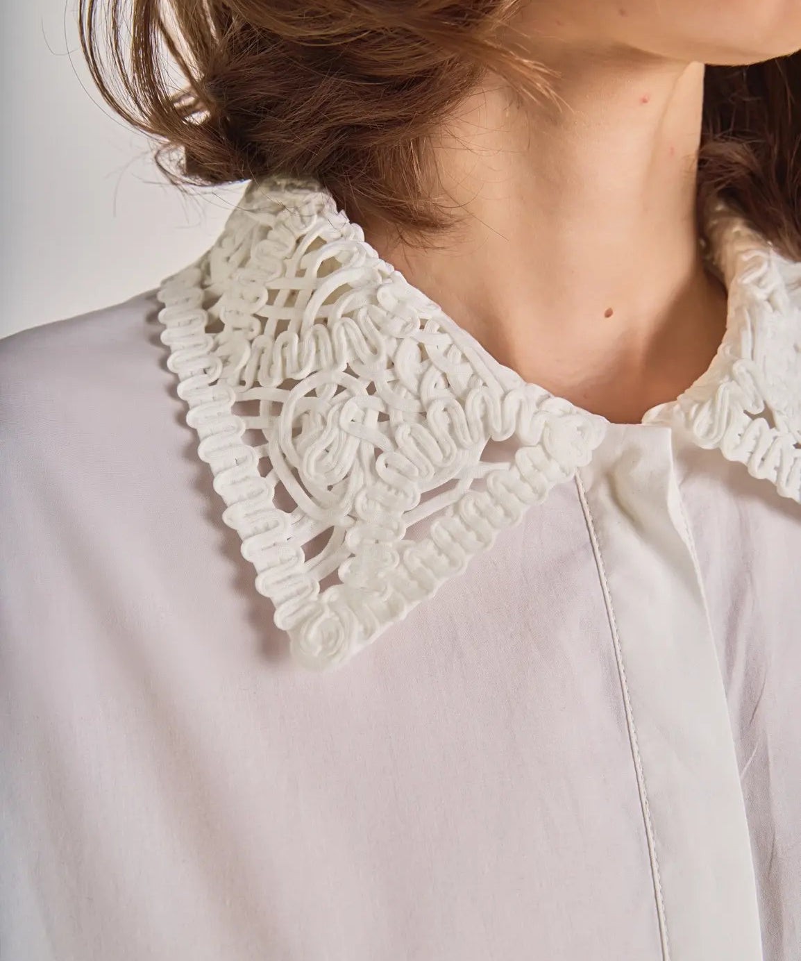 BRIA CROCHET COLLAR BUTTON UP