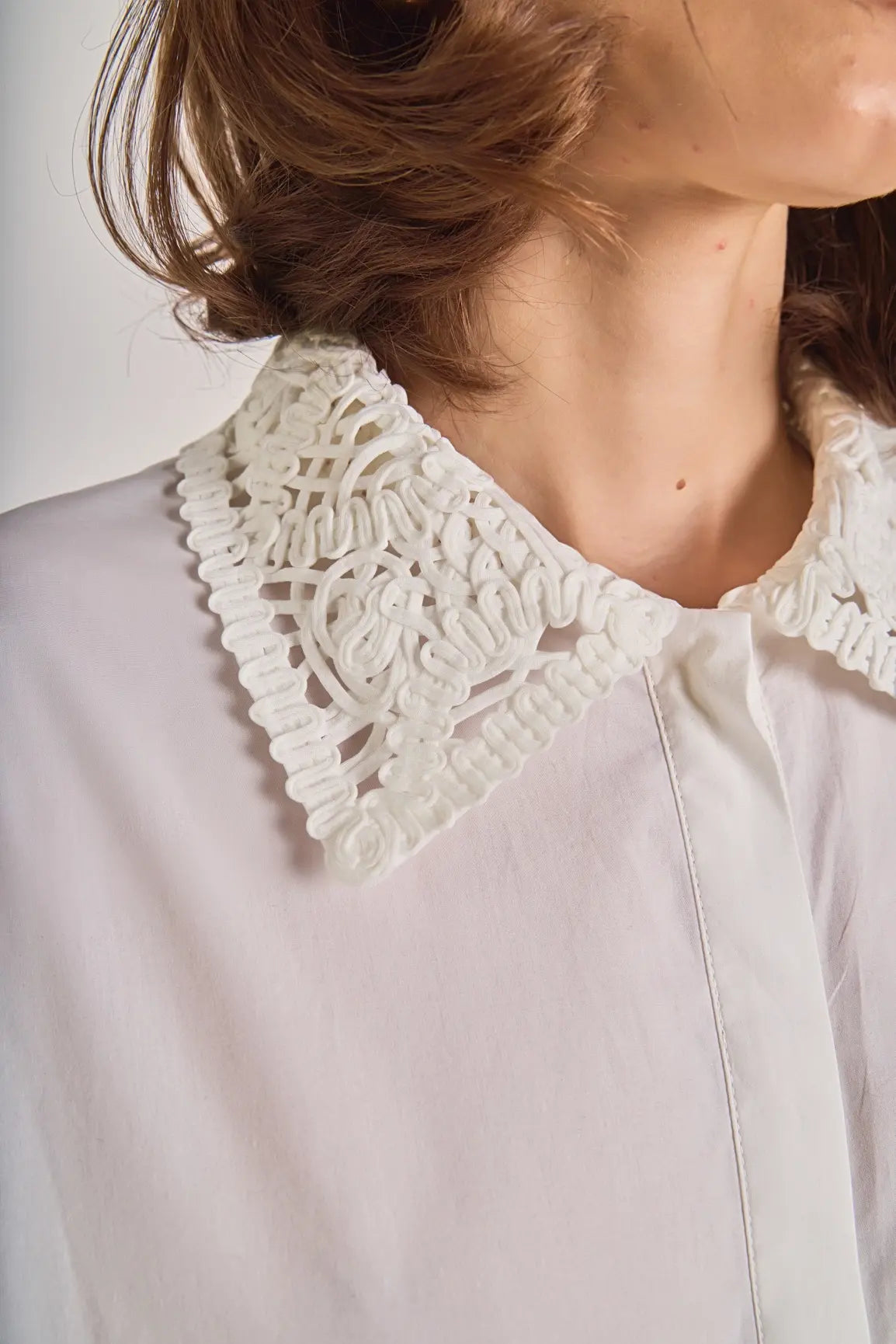 BRIA CROCHET COLLAR BUTTON UP
