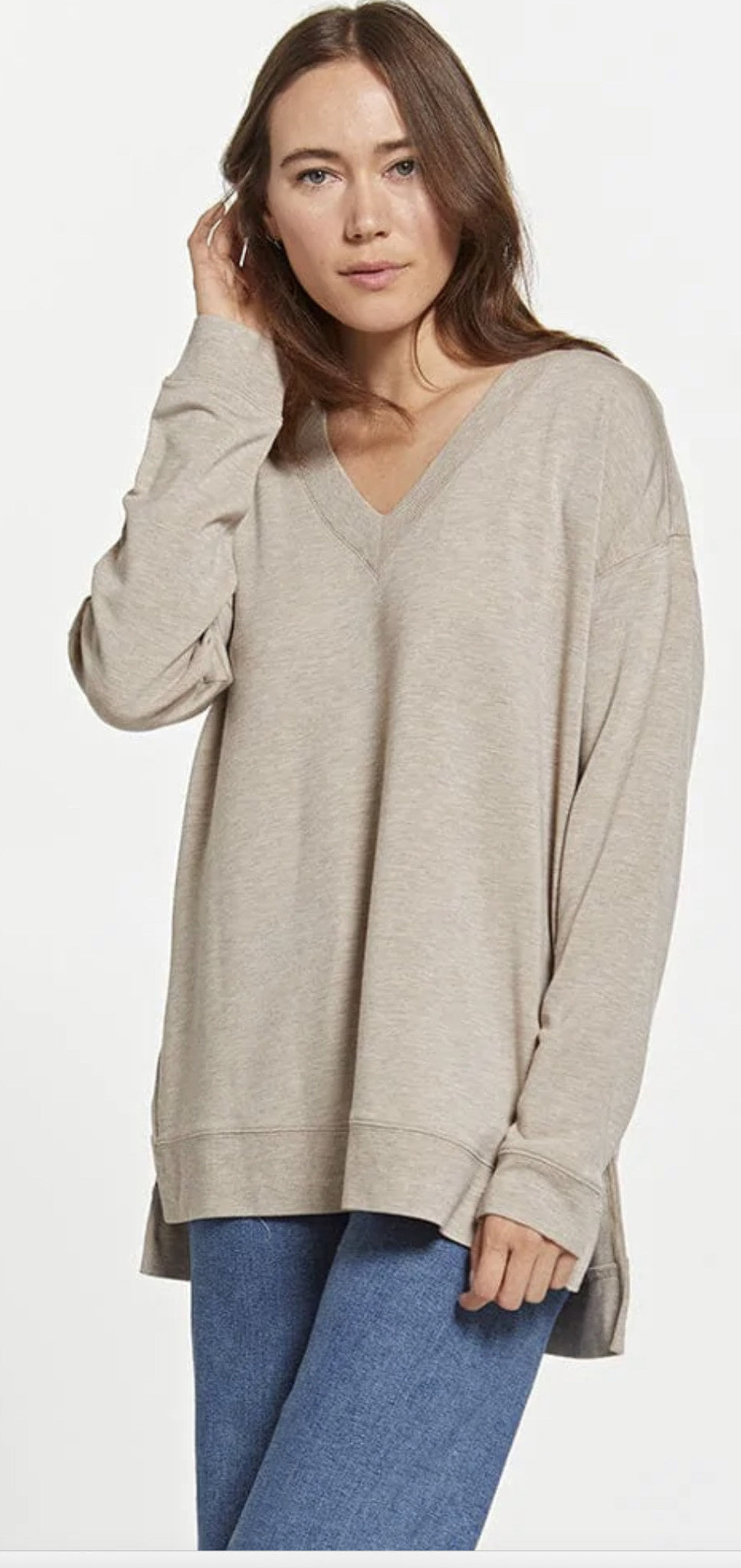 V NECK ATHLEISURE TOP