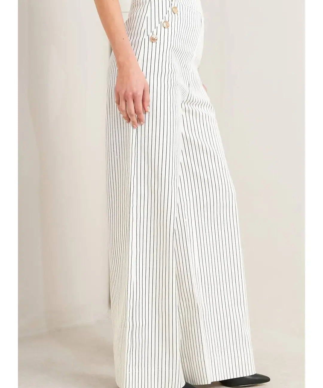 STRIPED JEAN W/BUTTON DETAIL