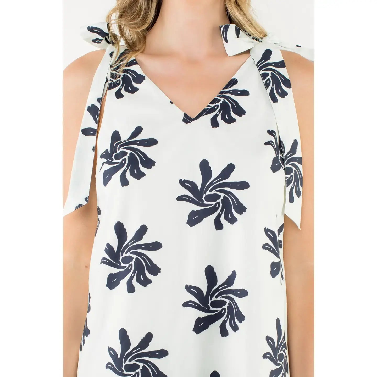 TIE STRAP VNECK PRINT DRESS