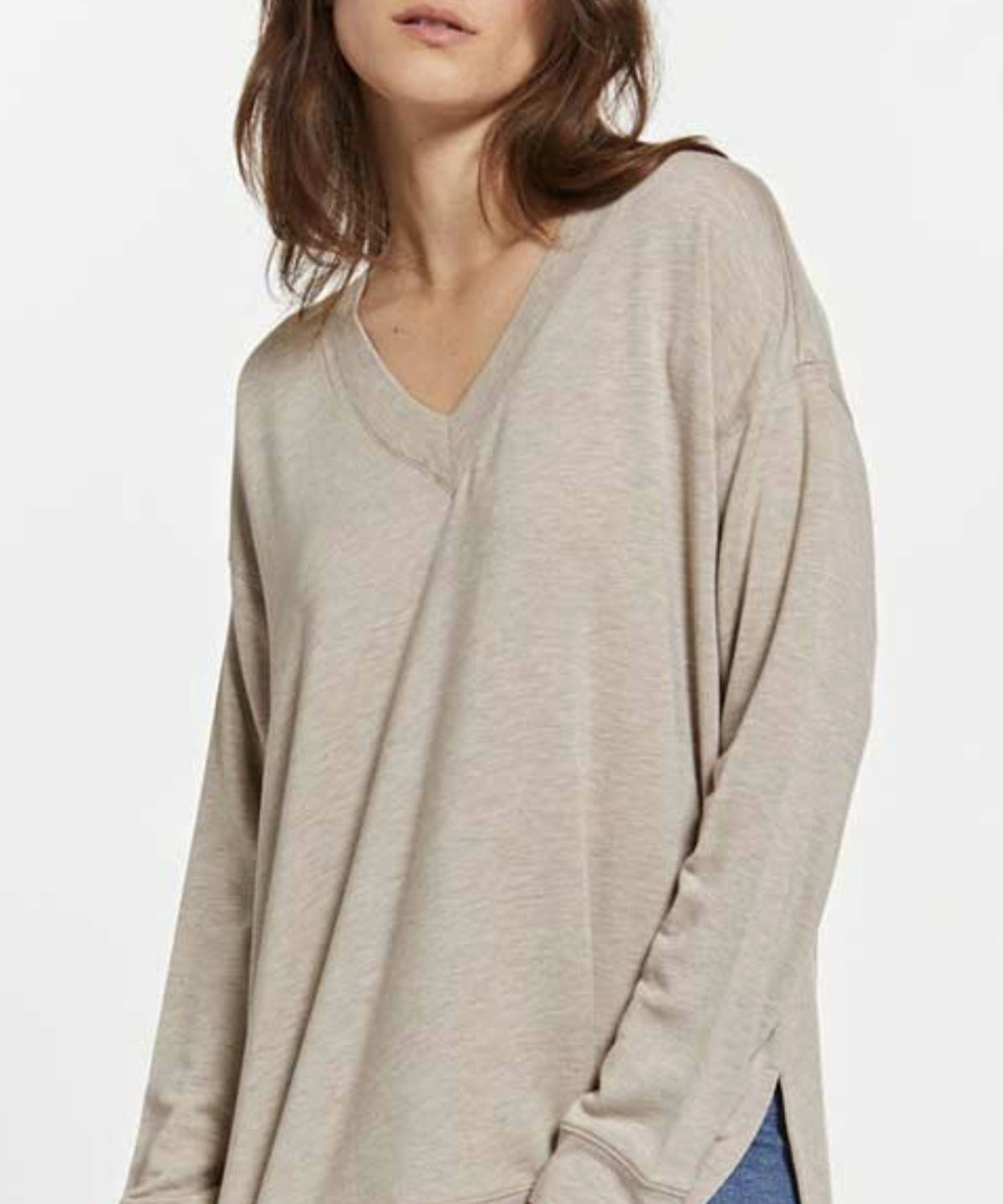 V NECK ATHLEISURE TOP