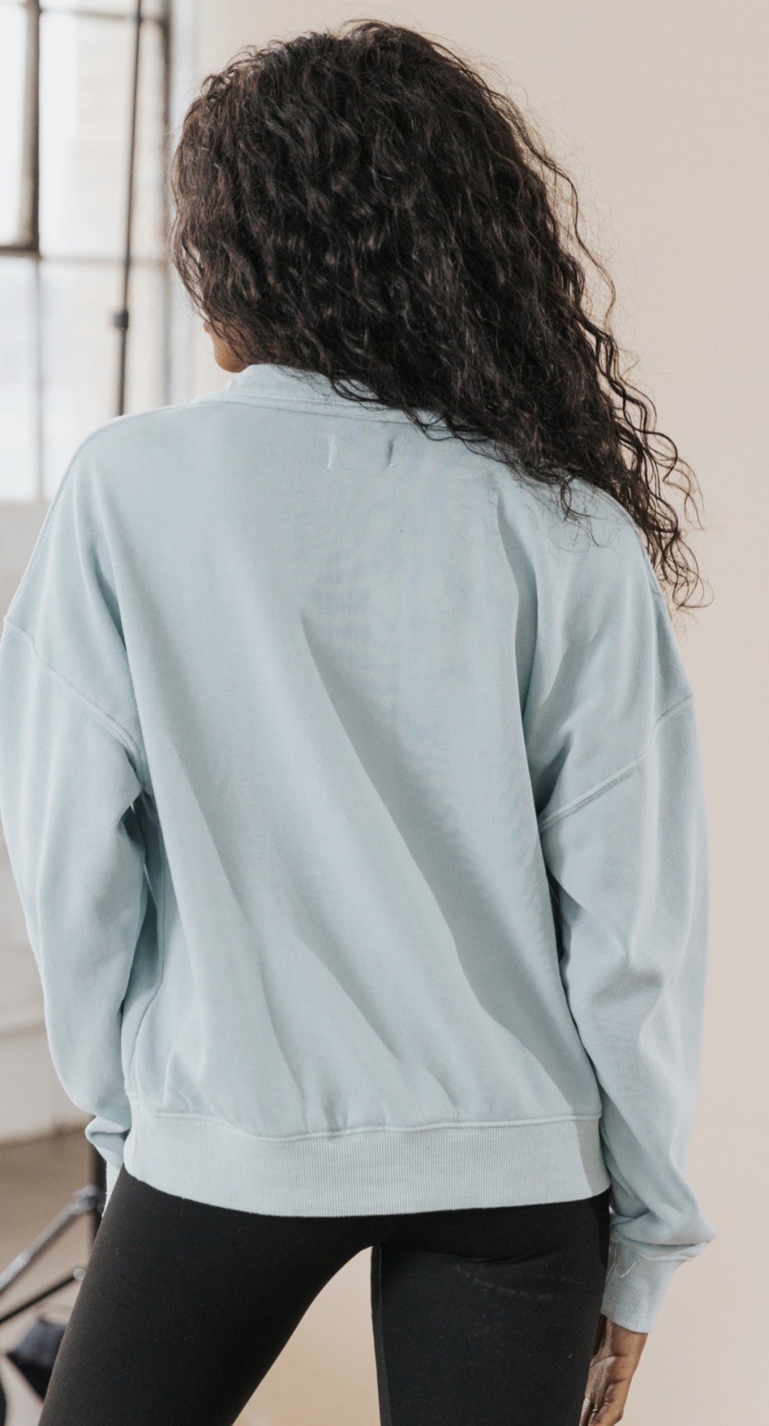 VANESSA HALF SNAP TOP
