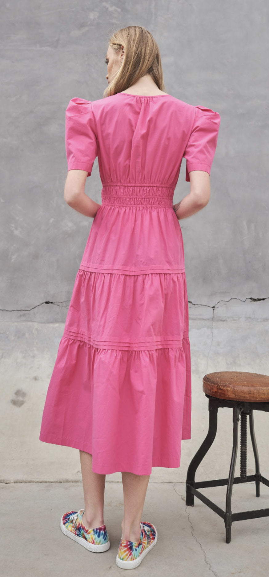 POUF SSLV TIERED MIDI DRESS