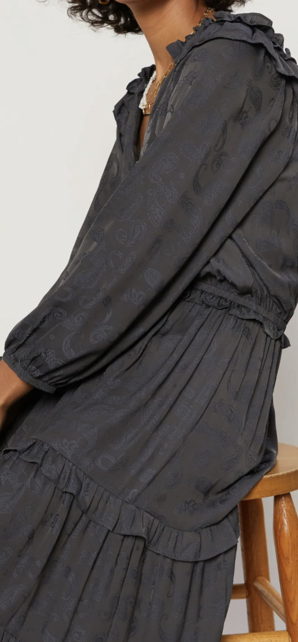 RUFFLE DETAIL TIERED MIDI DRESS