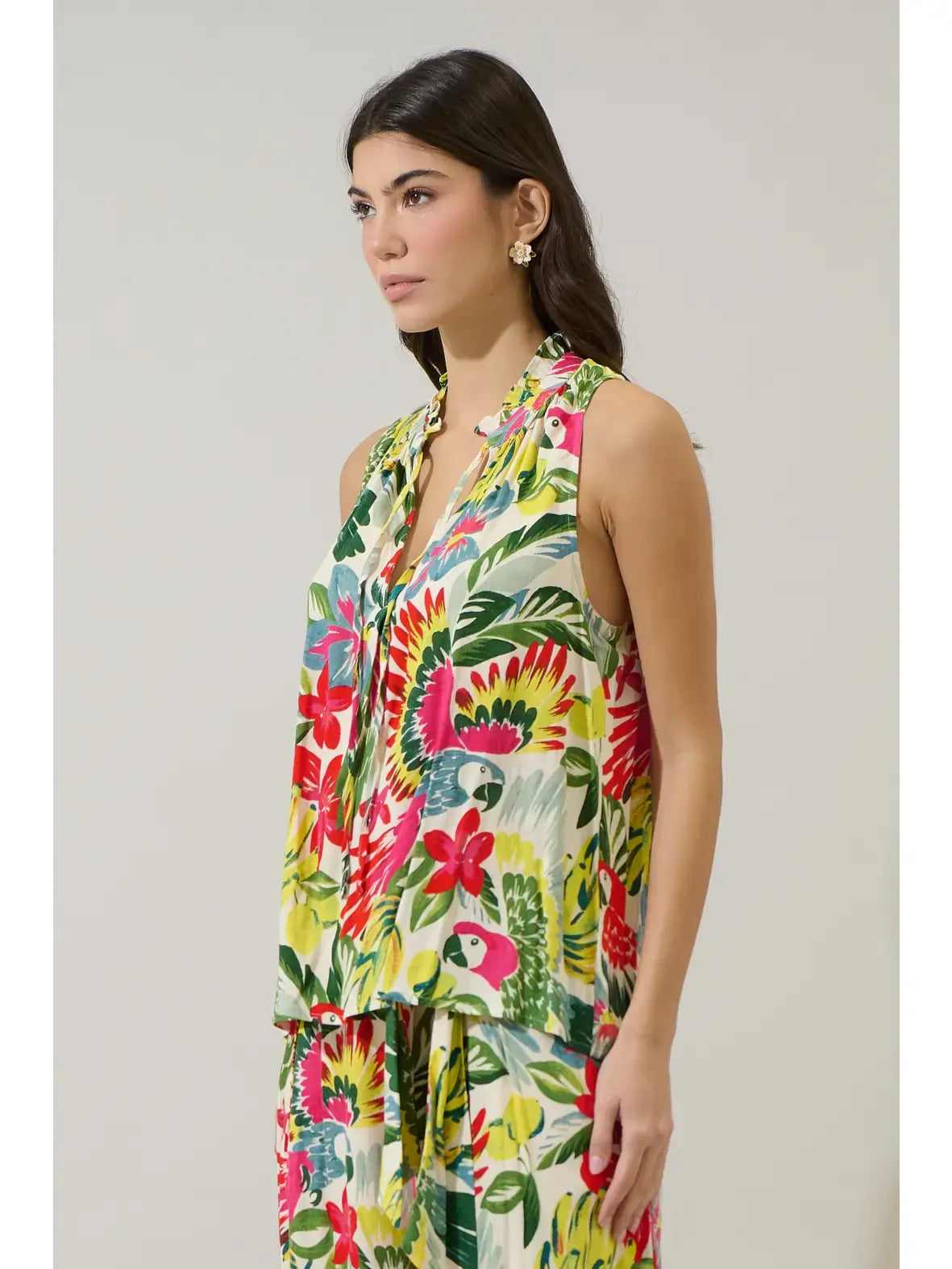 LISSA TROPICAL SLEEVELESS BLOUSE