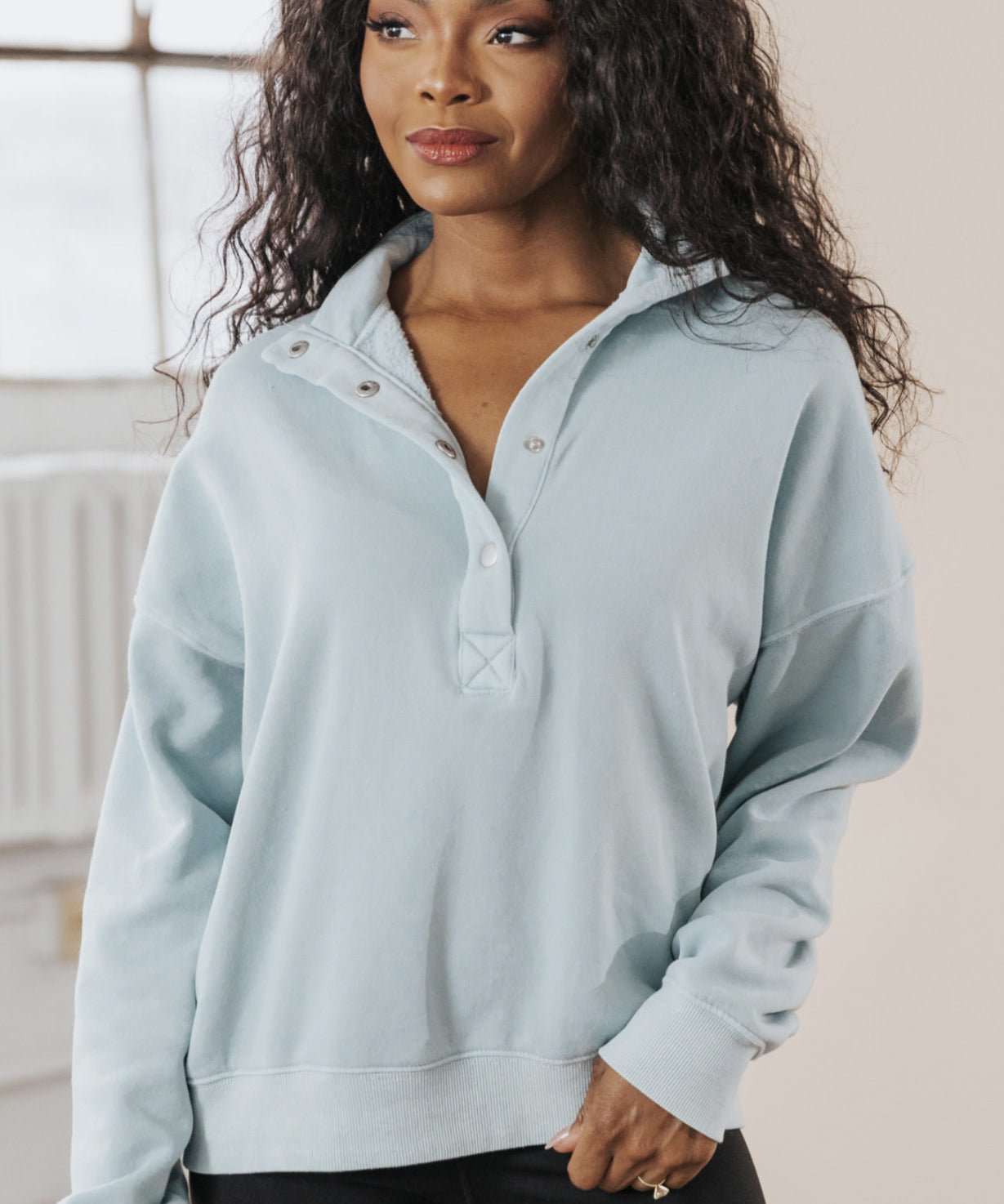 VANESSA HALF SNAP TOP