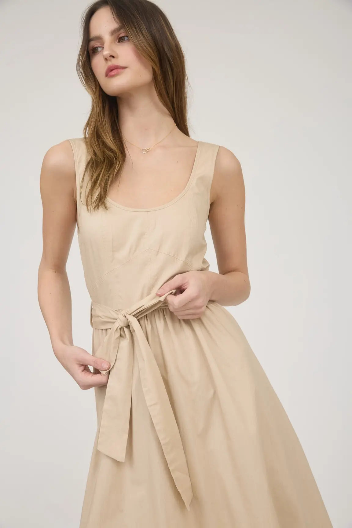 SLVLESS A-LINE MIDI W/ TIE BELT
