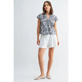 WIDE SHOULDER LAPEL PRINT TOP