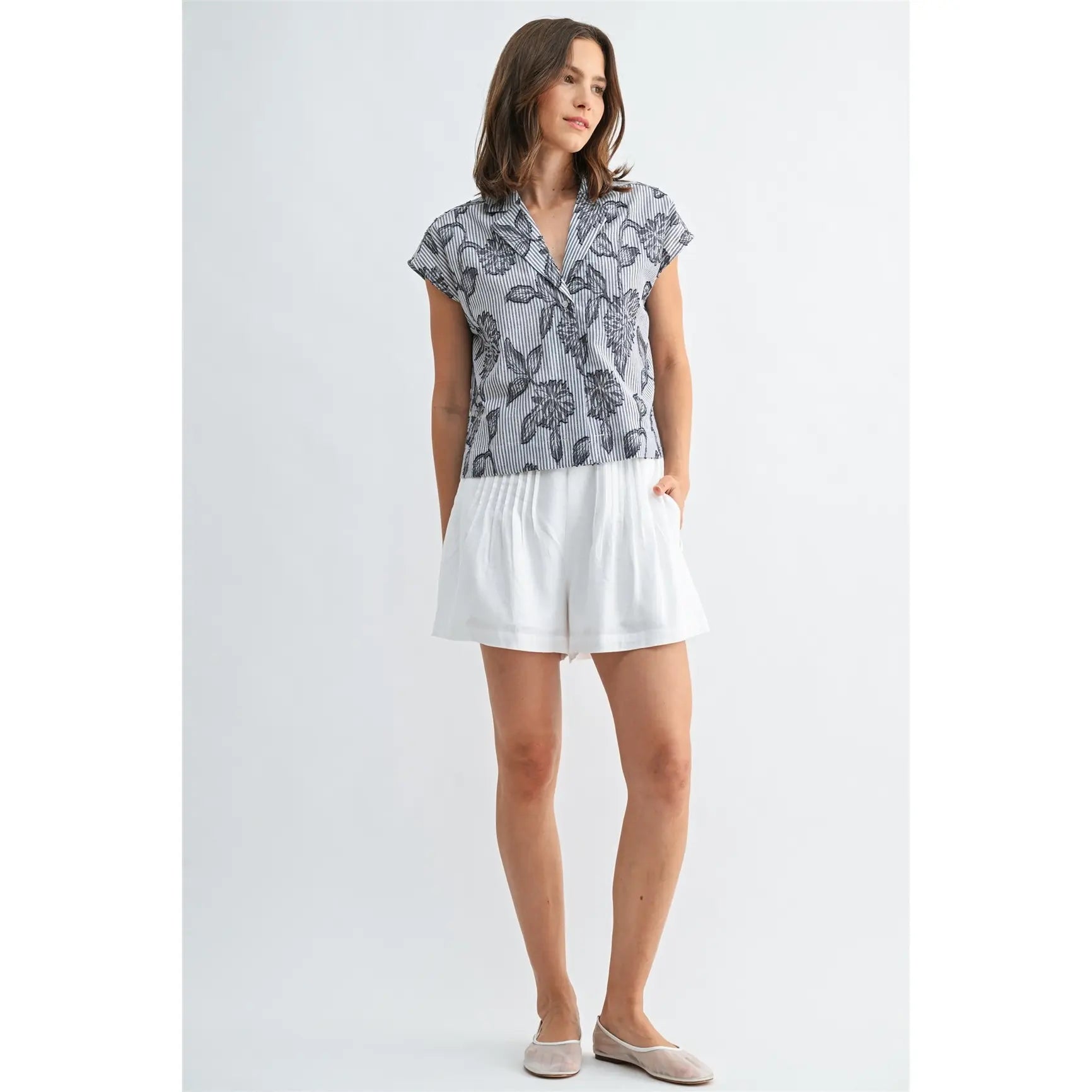 WIDE SHOULDER LAPEL PRINT TOP