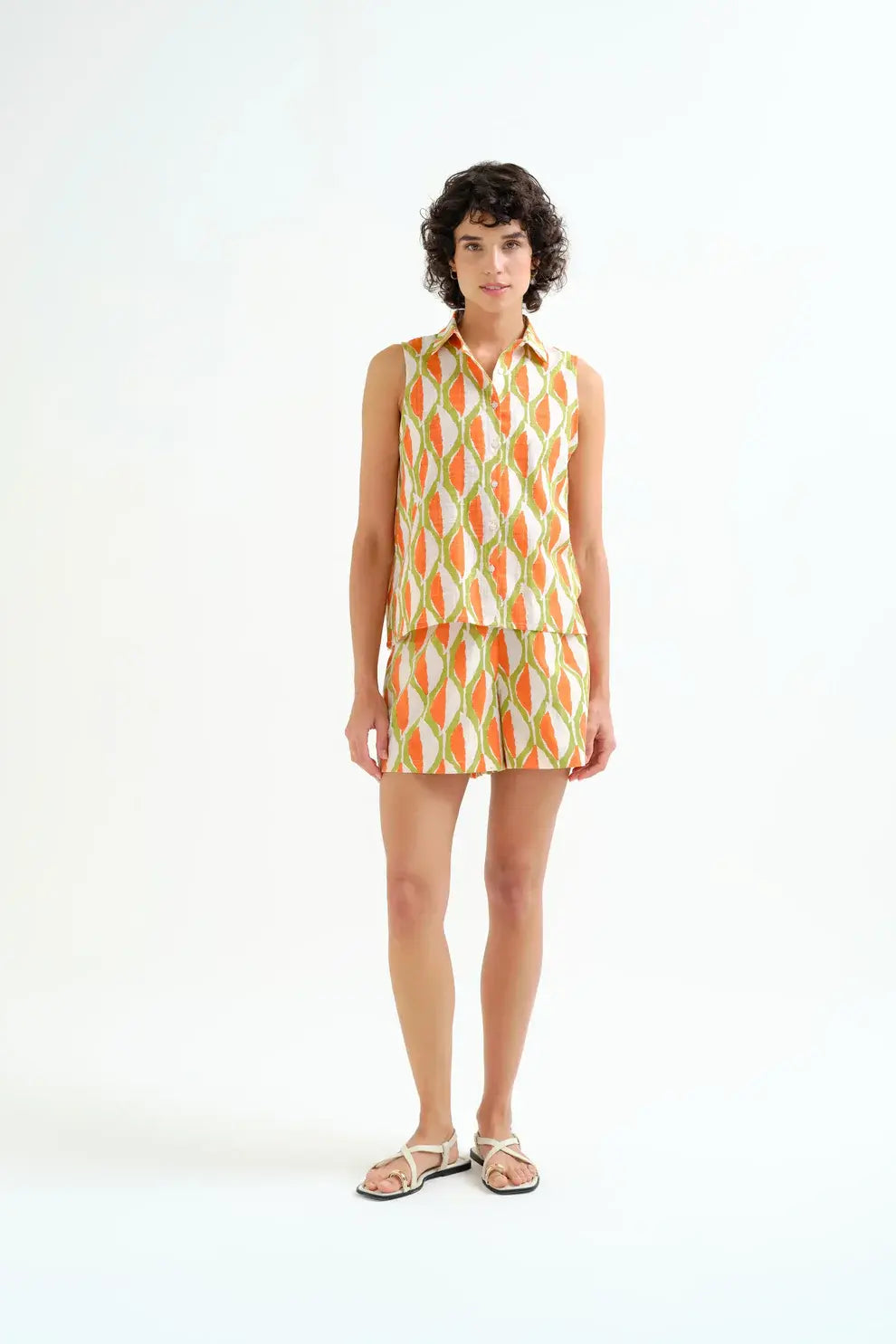SLVLESS GEOMETRIC TOP