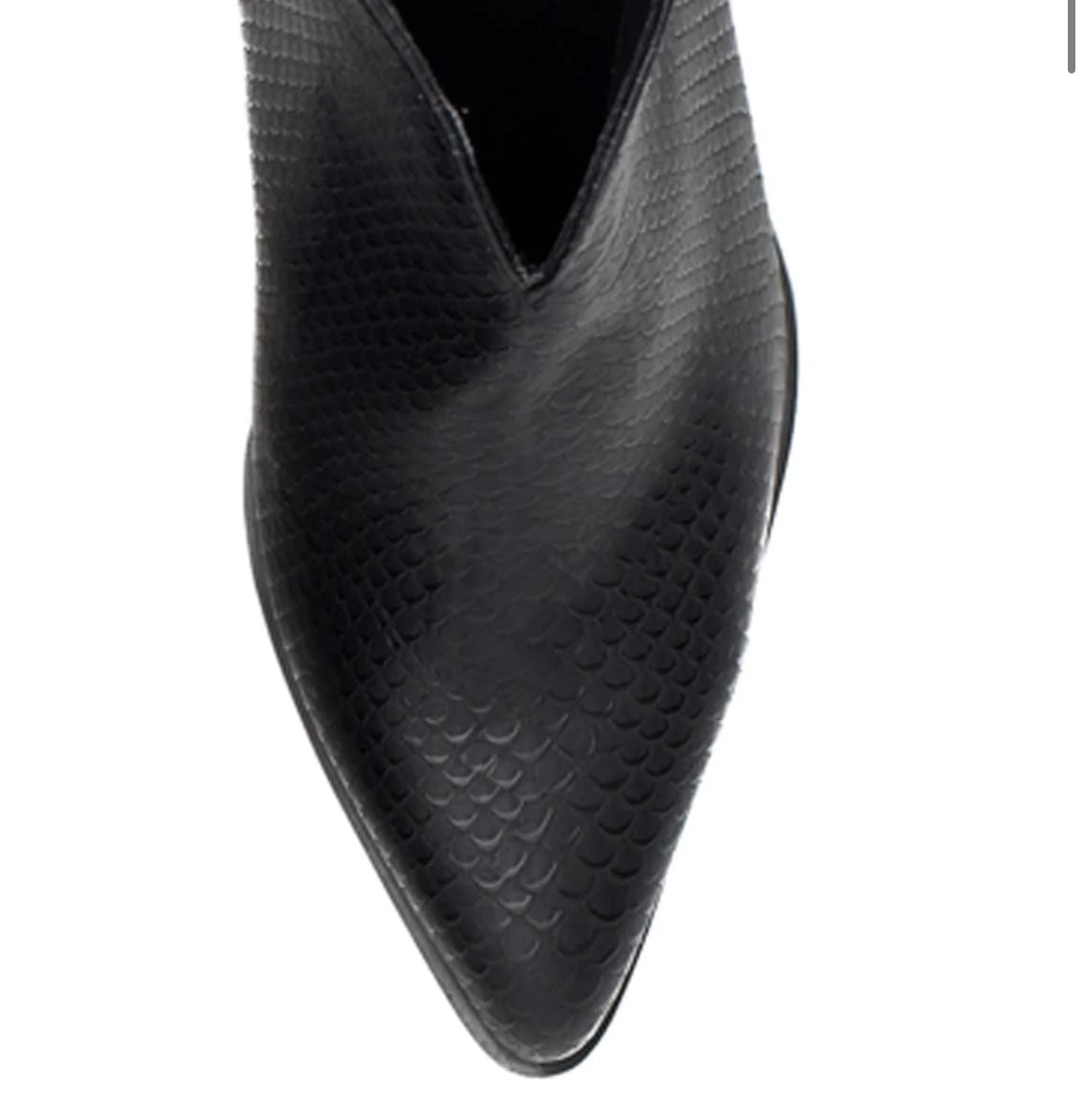 TEXTURED V FRONT BOOTIE