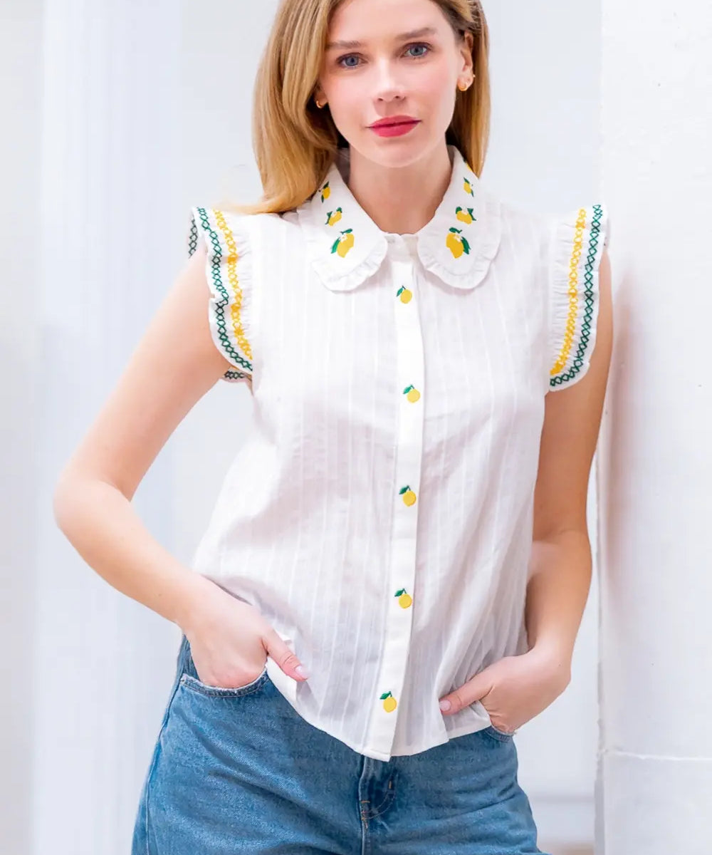 RUFFLE SSLV LEMON EMBROIDERED TOP