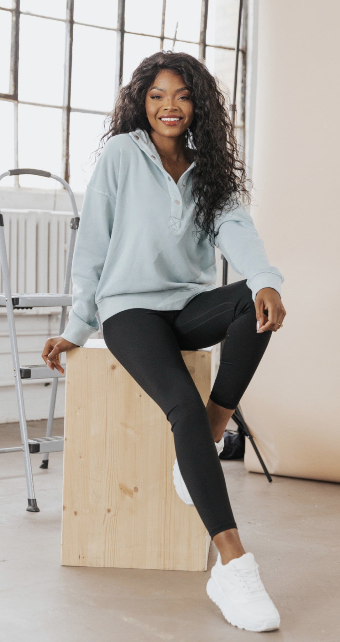 VANESSA HALF SNAP TOP