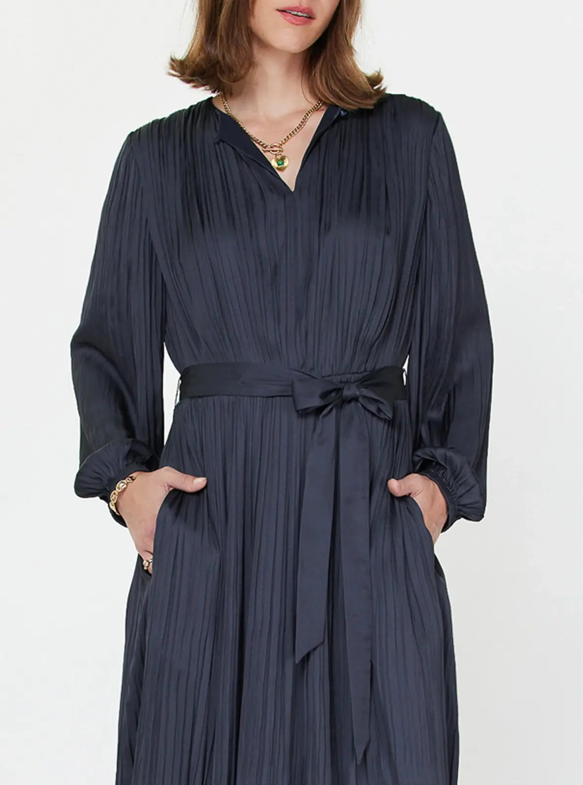 ROUND NECK SILKY PLEATED MIDI DRESS