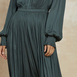 V NECK MIDI DRESS W/SMOCKED CUFFS