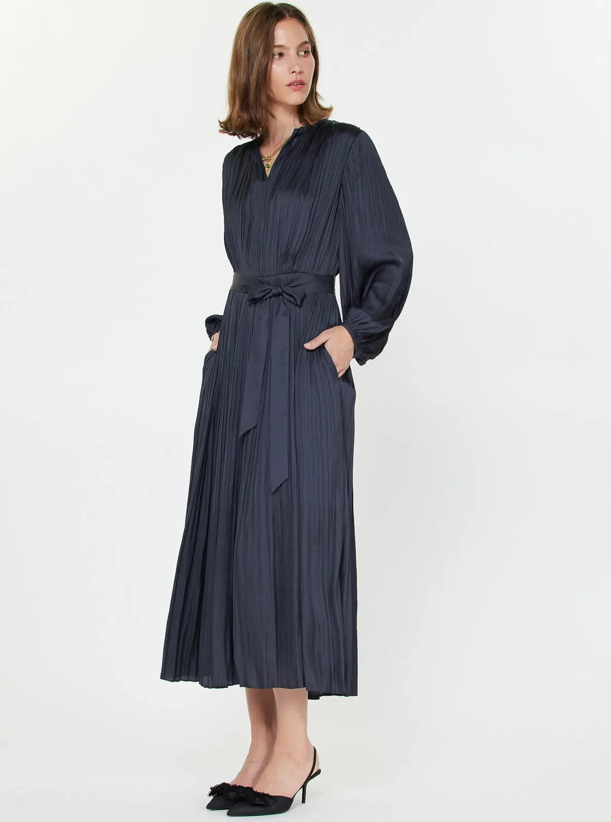 ROUND NECK SILKY PLEATED MIDI DRESS