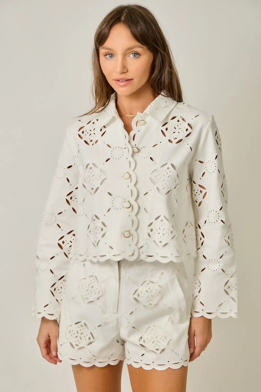 SCALLOP HEM EYELET JACKET