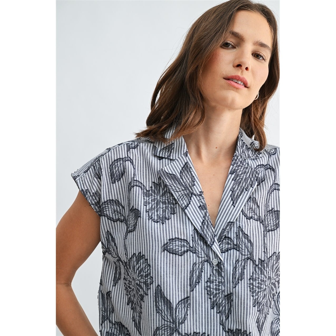 WIDE SHOULDER LAPEL PRINT TOP