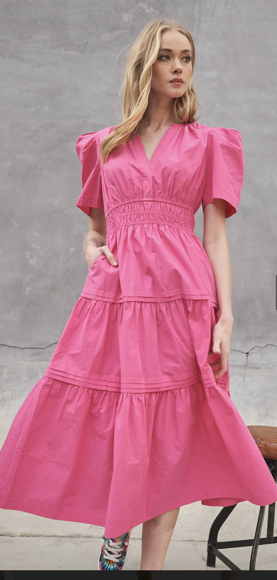 POUF SSLV TIERED MIDI DRESS