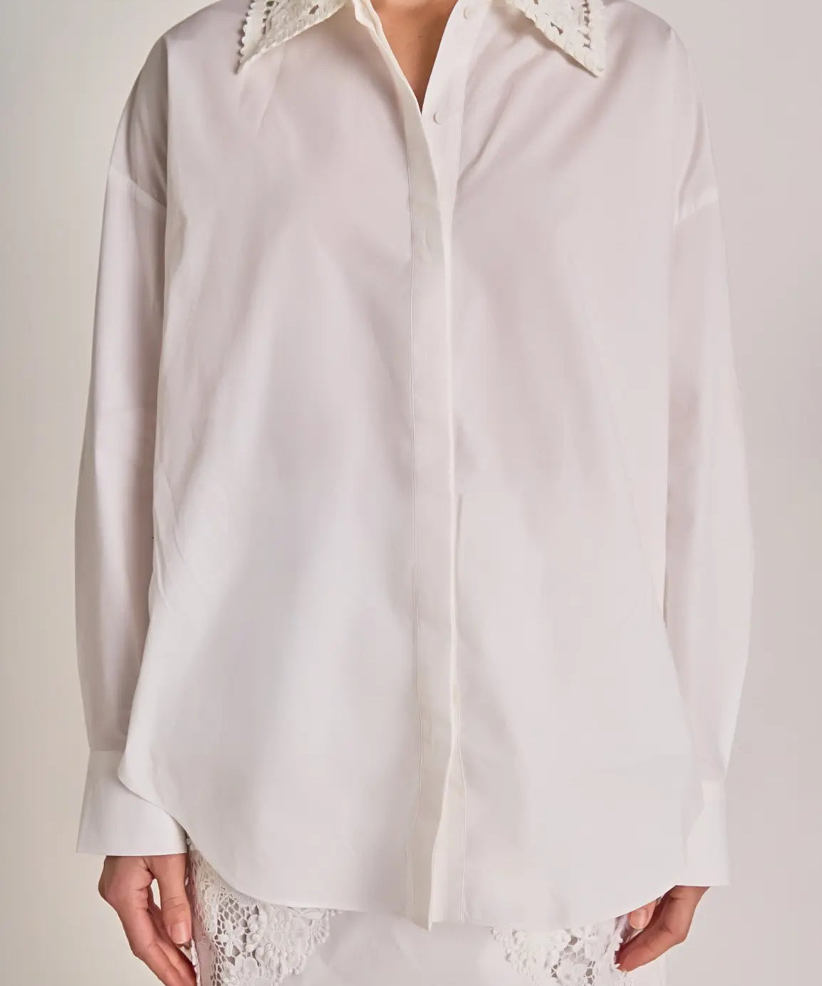 BRIA CROCHET COLLAR BUTTON UP