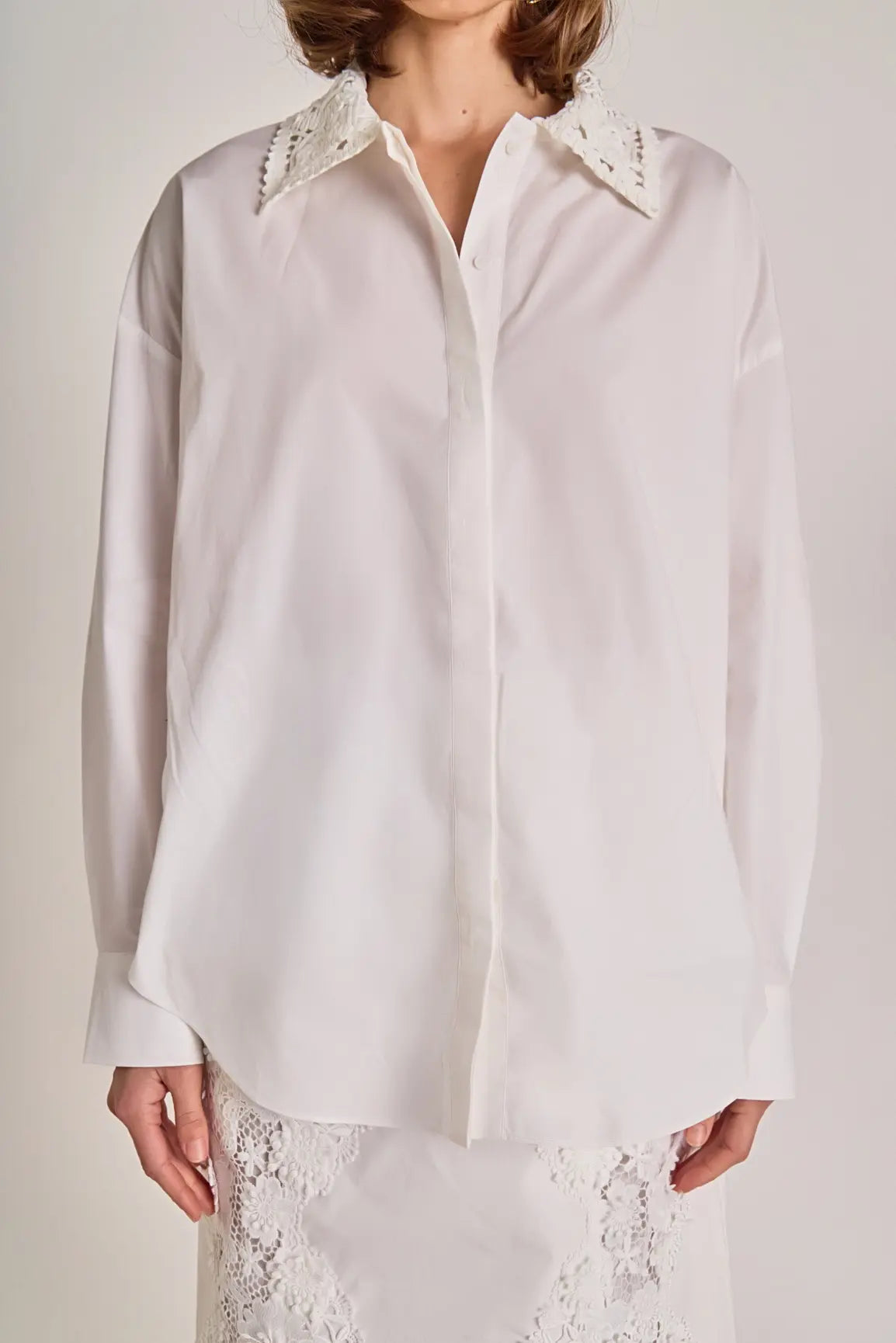 BRIA CROCHET COLLAR BUTTON UP