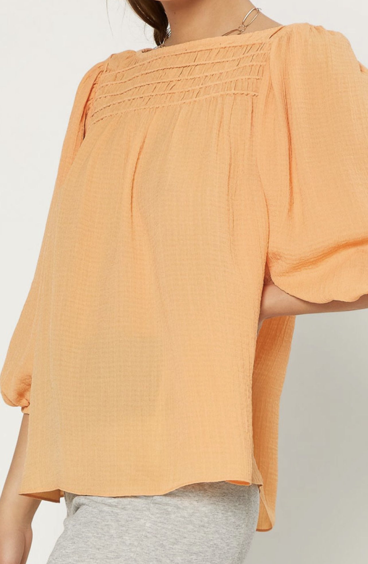 WIDE NECK CHEST SMOCKED TOP