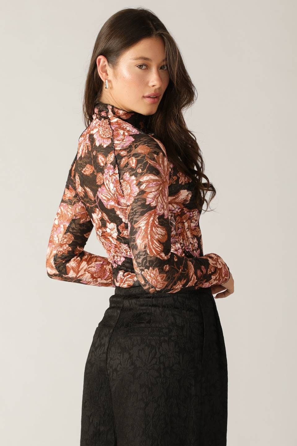SHEER FLORAL LSLV BLOUSE