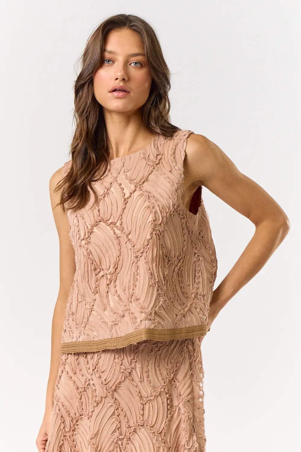 SLVLESS TEXTURED TOP