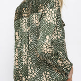 SATIN LSLV DBL POCKET PRINT TOP