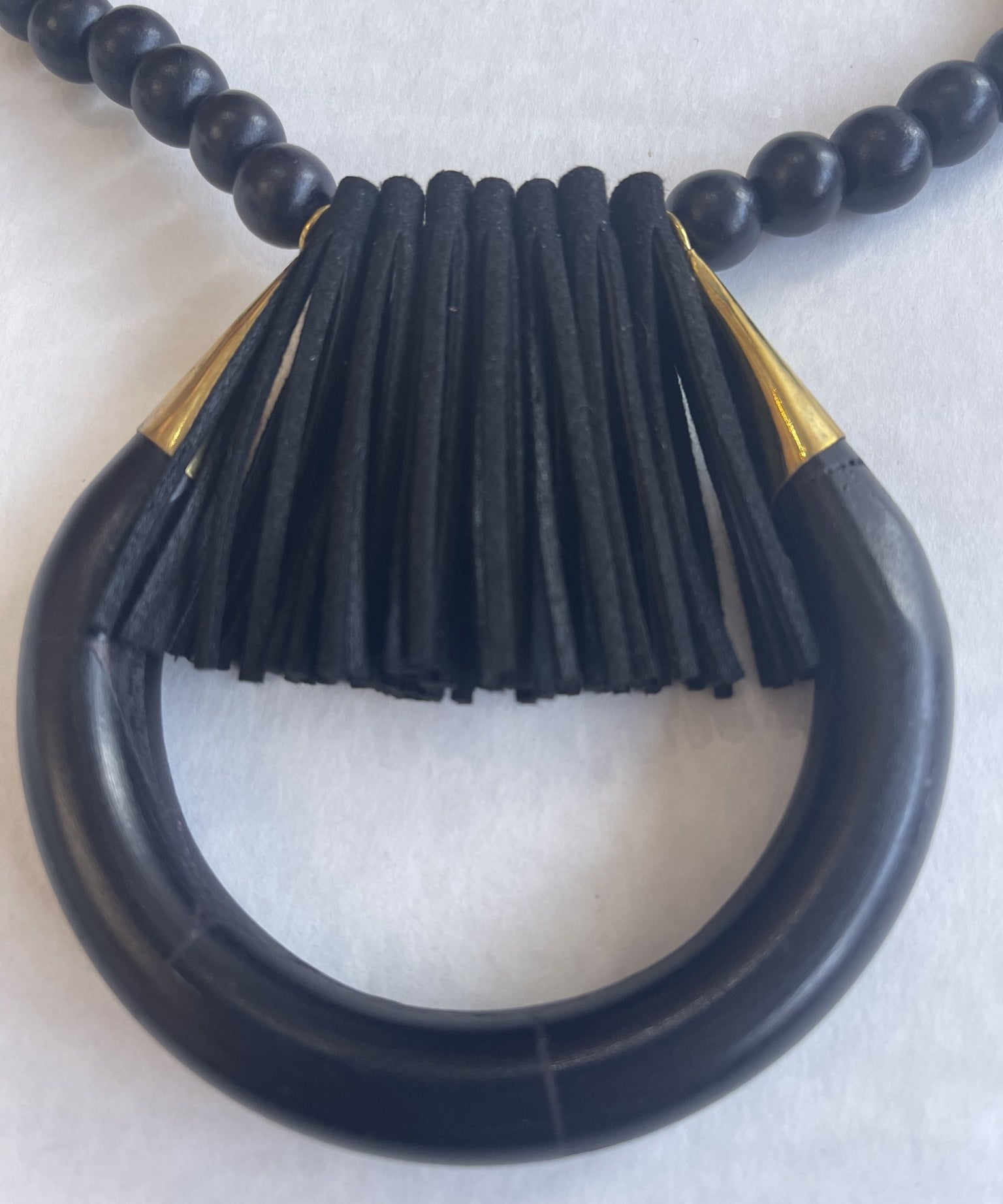 ASHLEY BLK FRINGE NECKLACE