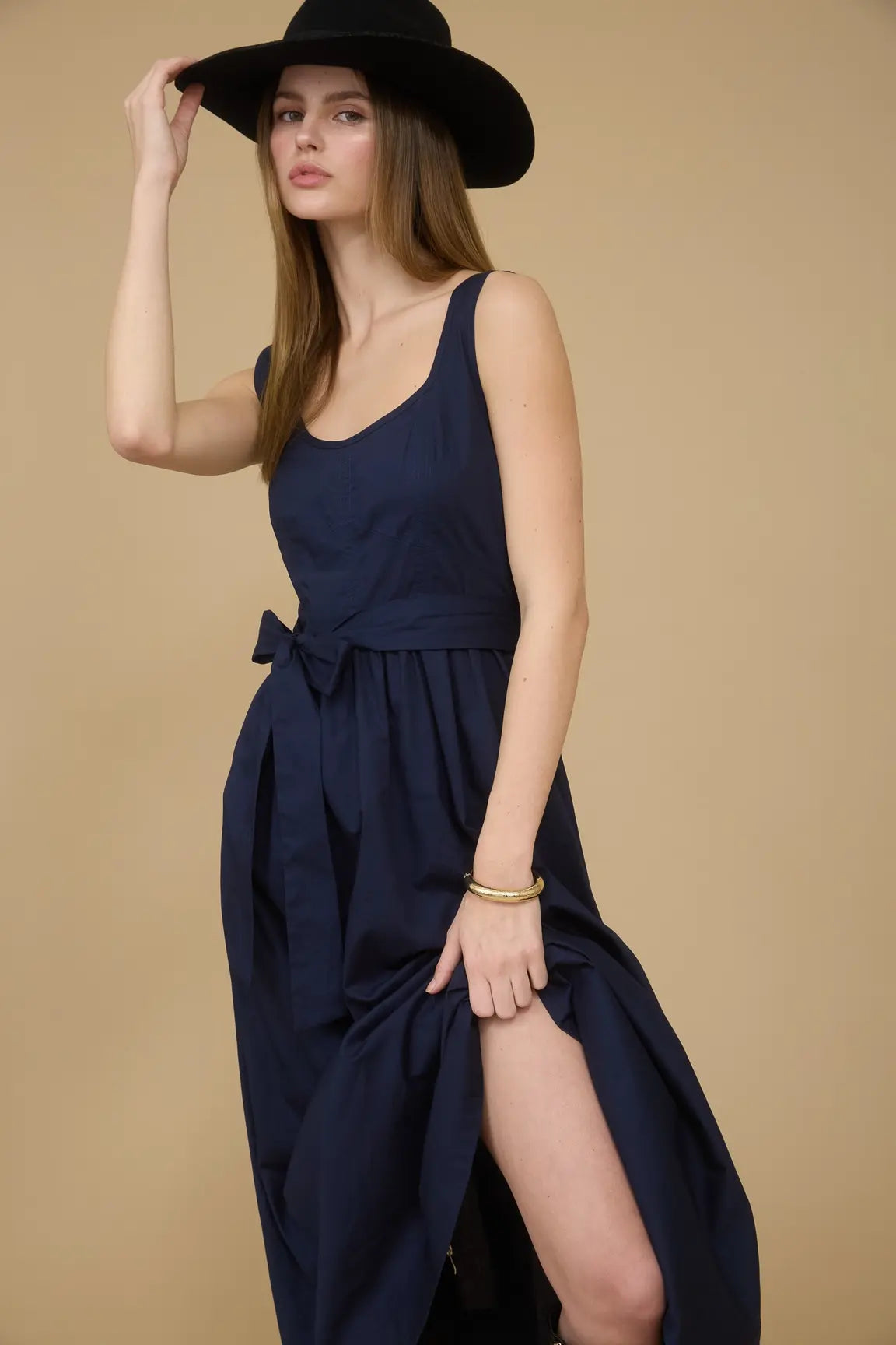 SLVLESS A-LINE MIDI W/ TIE BELT