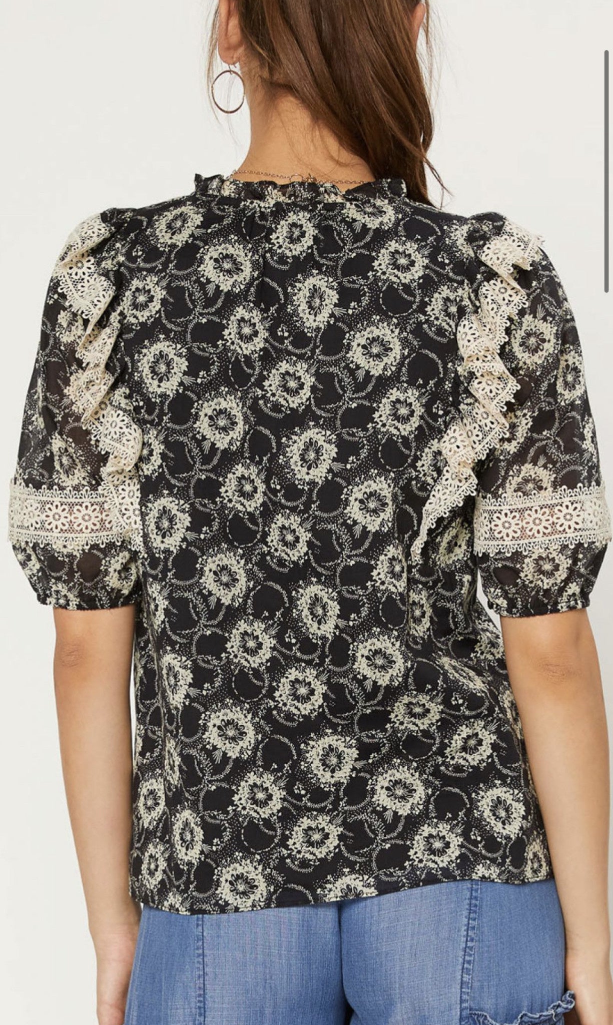 LACE TRIM TIE NECK TOP
