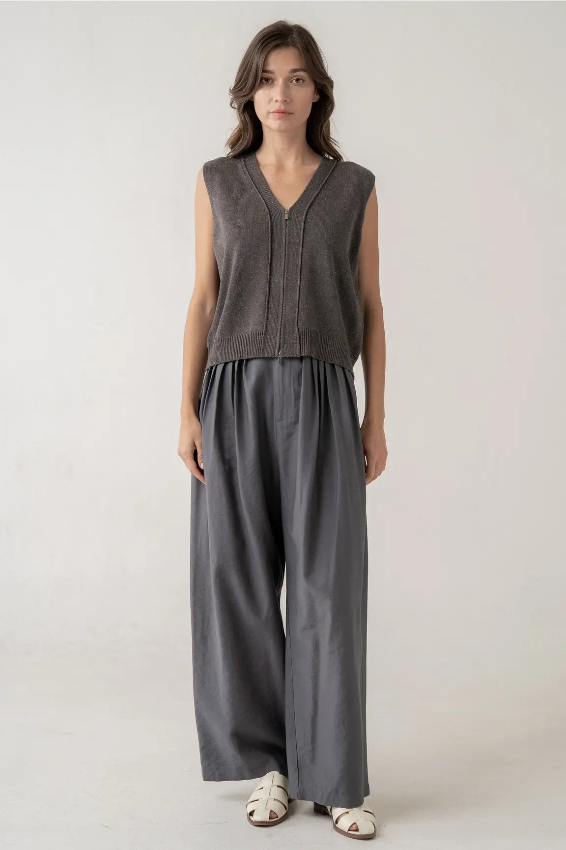 ZIP FRONT SLVLESS KNIT VEST