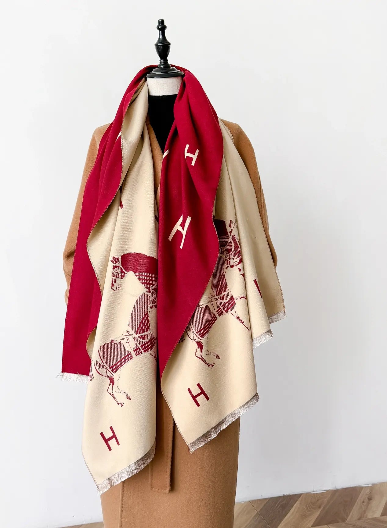 EQUESTRIAN REVERSIBLE WRAP RED CREAM STABLE