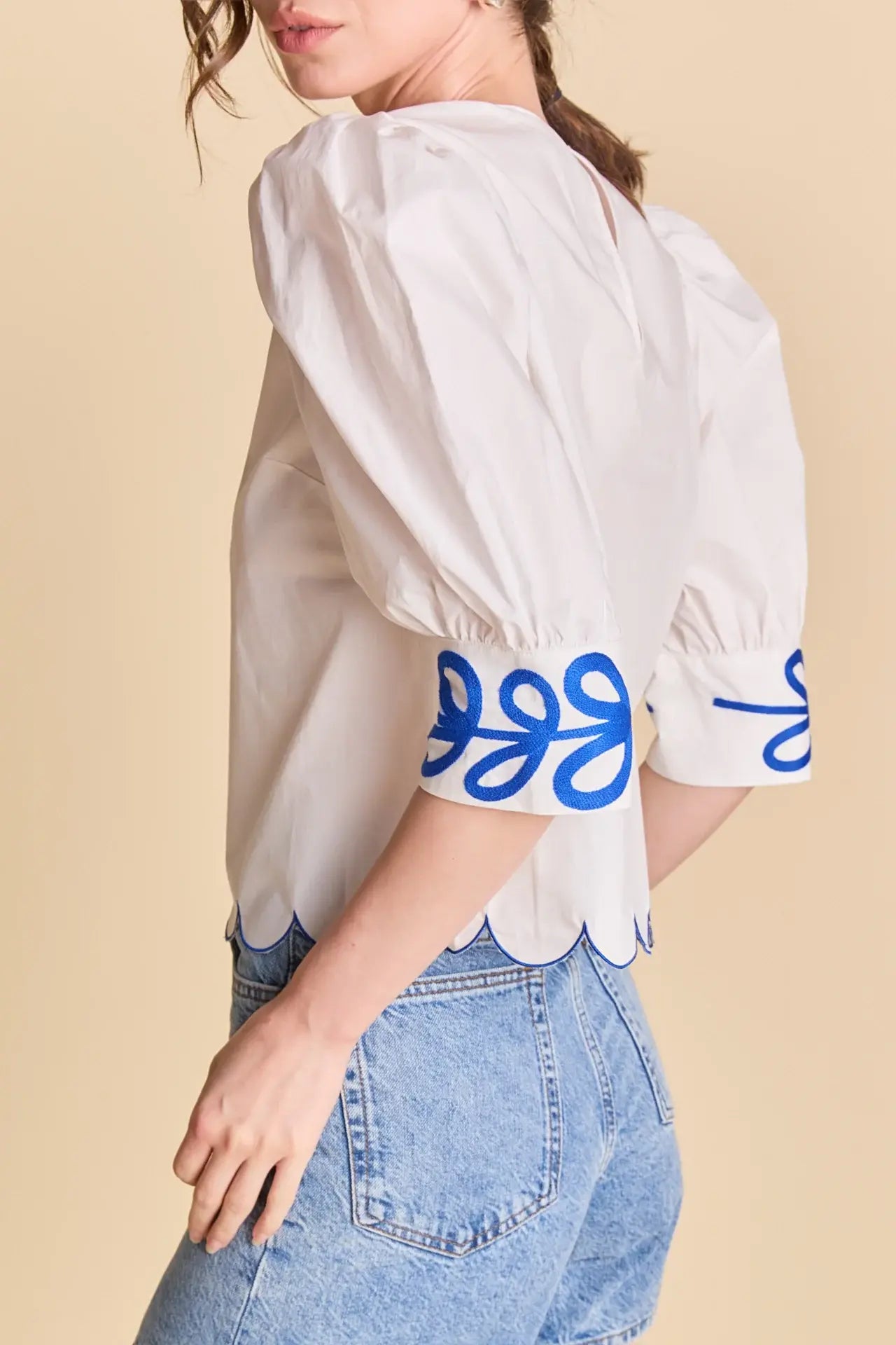 SCALLOP HEM EMBROIDERED TOP