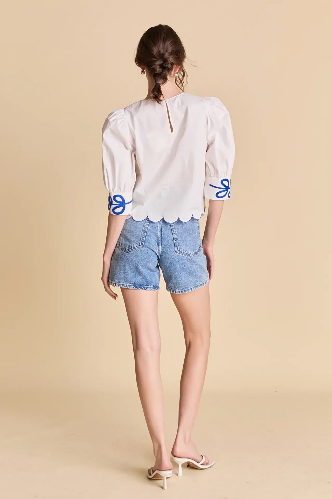 SCALLOP HEM EMBROIDERED TOP