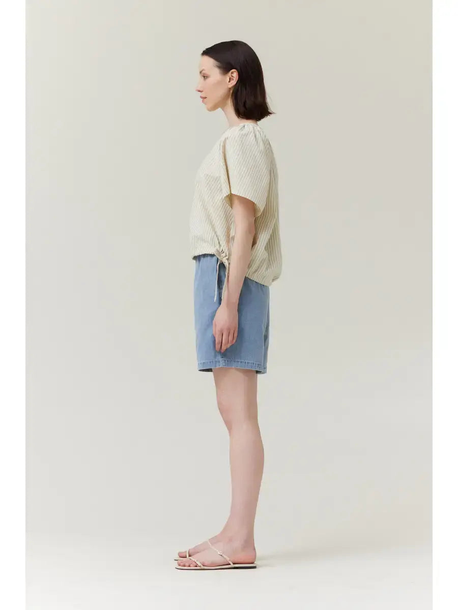 SIDE RIBBON TIE VNECK TOP
