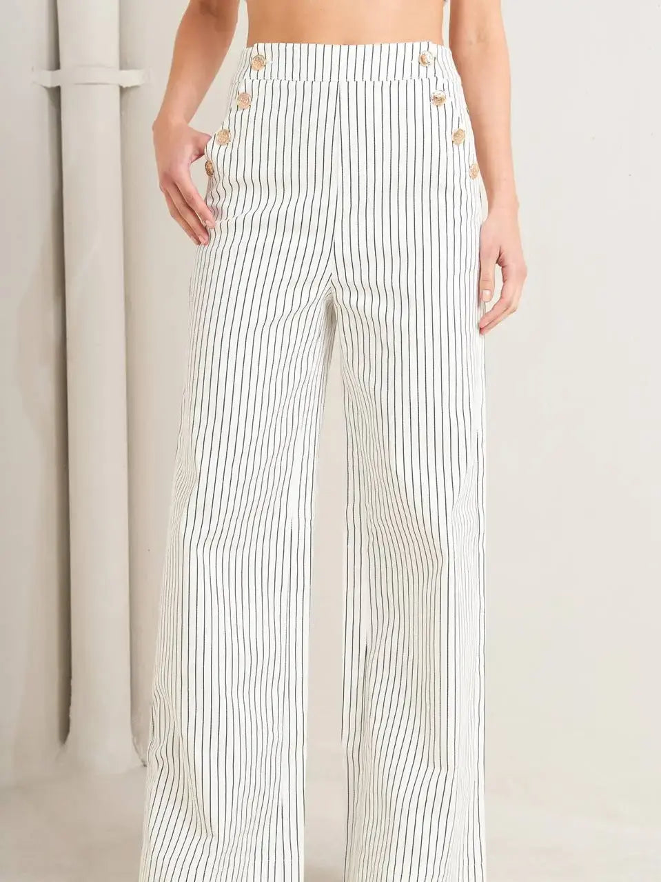STRIPED JEAN W/BUTTON DETAIL