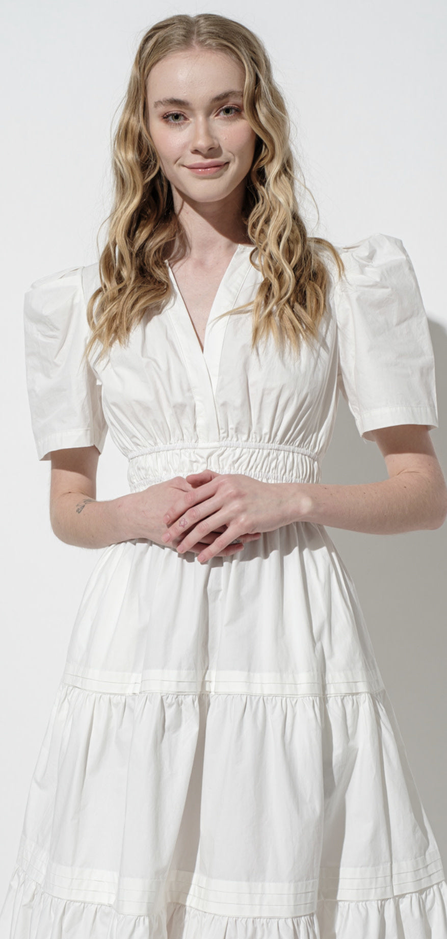 POUF SSLV TIERED MIDI DRESS